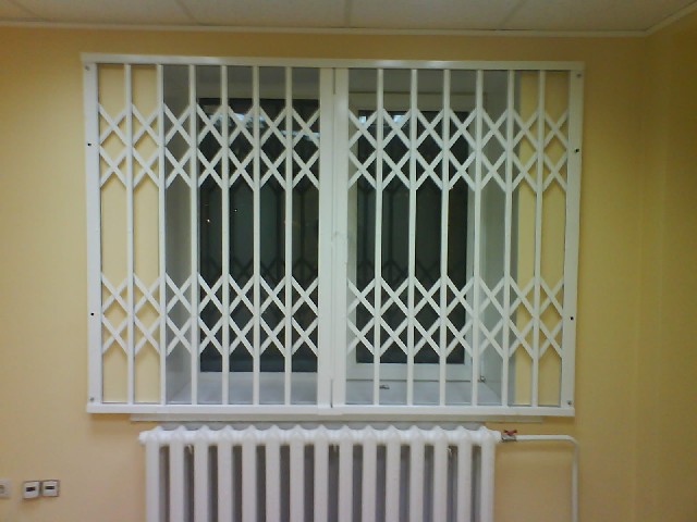 Раздвижная оконная решетка