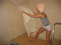 Все обои должна отдирать жена