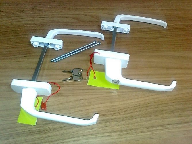 Ручки для балконной двери