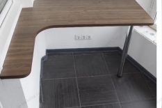 Самодельный стол на лоджии