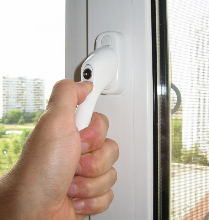 Ручка с кнопкой