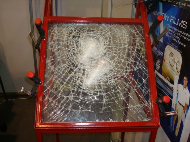 Антивандальная пленка