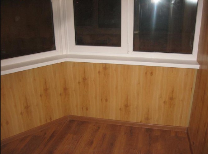 Отделка балкона ламинатом