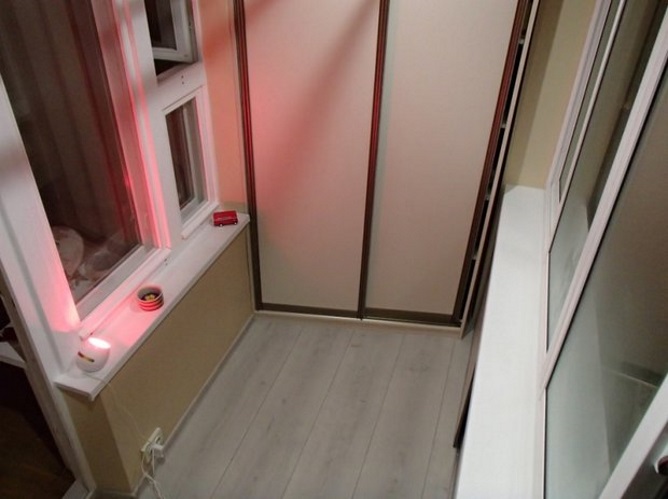 Отделка балкона