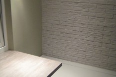 Декор балкона гипсовой плиткой