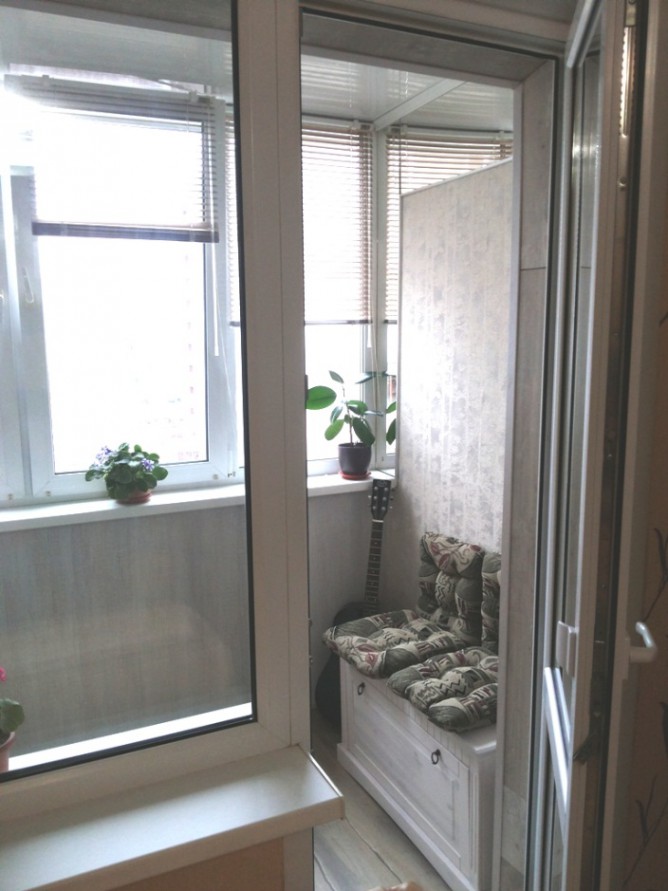 Вид на балкон