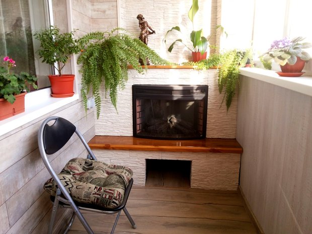 Камин на балконе