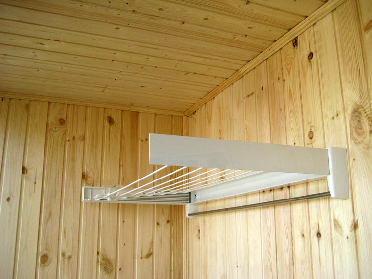 Настенная сушилка на балкон