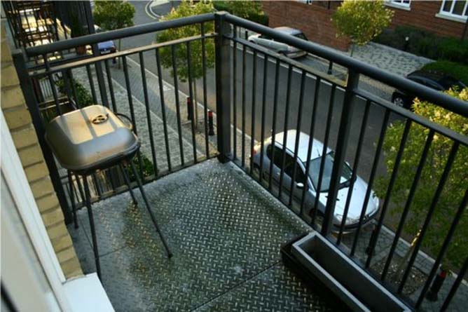 Мангал на маленьком балконе